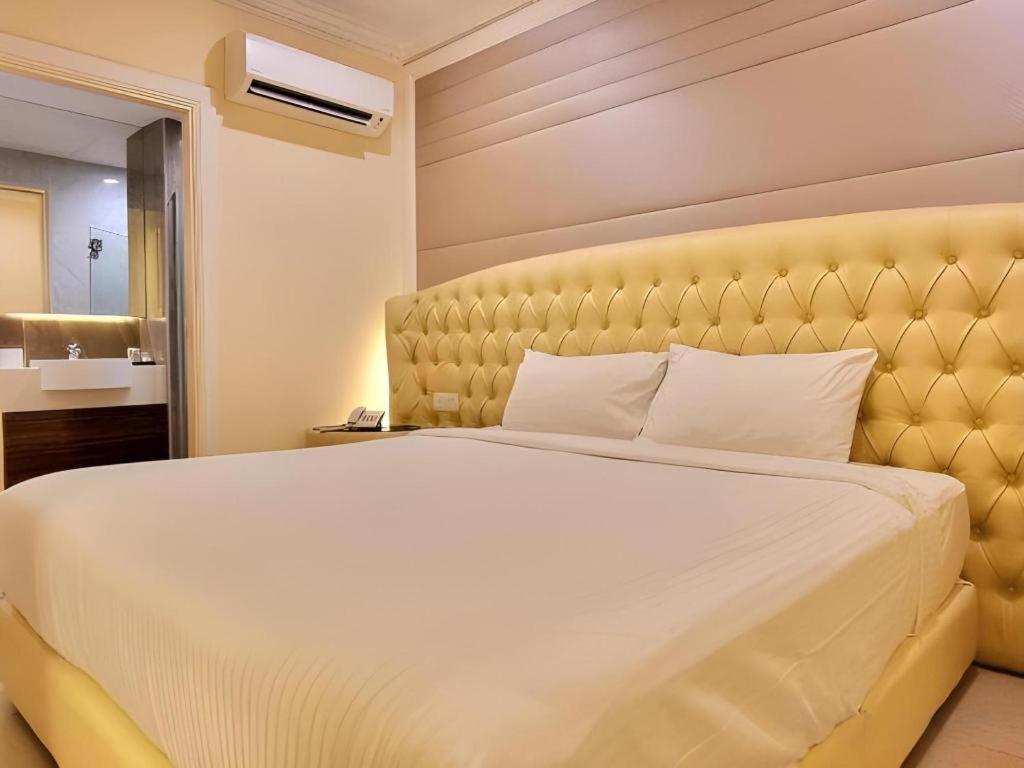 Ritzton Hotel Johor Bahru Eksteriør billede
